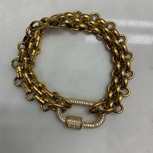 Elegant Gold Chain Bracelet